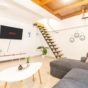  Διαμέρισμα New Loft In The Heart Of Center